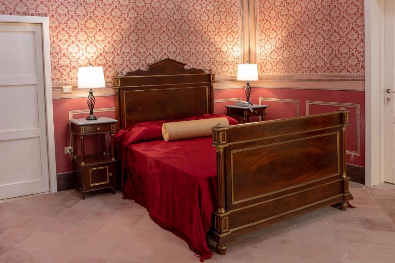 Hotel Il Cavaliere Al Borgo Antico à Copertino Extérieur photo