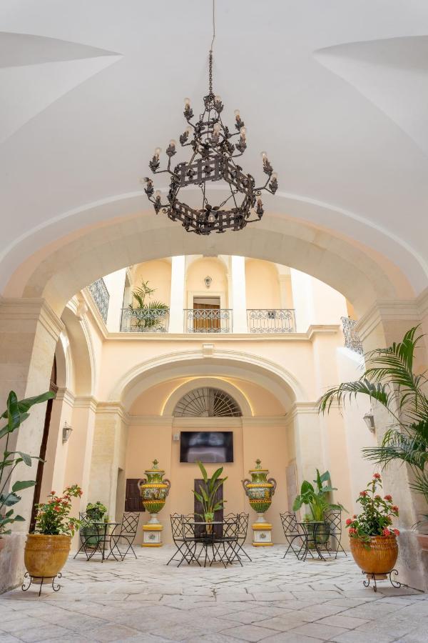 Hotel Il Cavaliere Al Borgo Antico à Copertino Extérieur photo