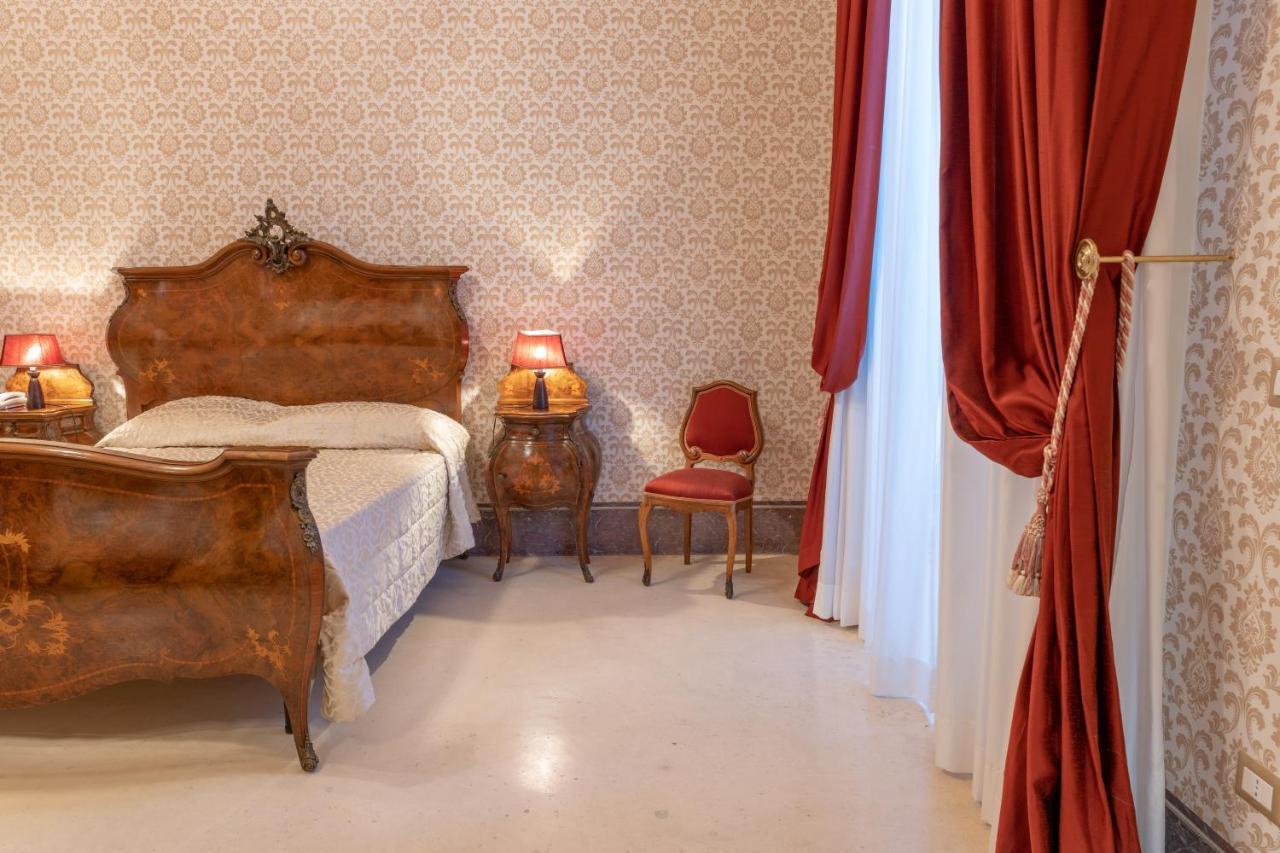 Hotel Il Cavaliere Al Borgo Antico à Copertino Extérieur photo